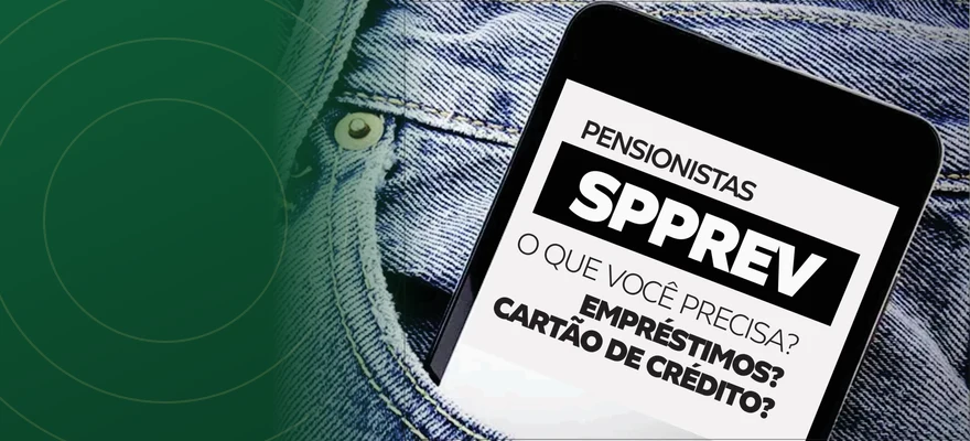 Celular no bolso da calça com a mensagem: pensionistas SPPREV, o que você precisa? Empréstimos? Cartão de crédito?